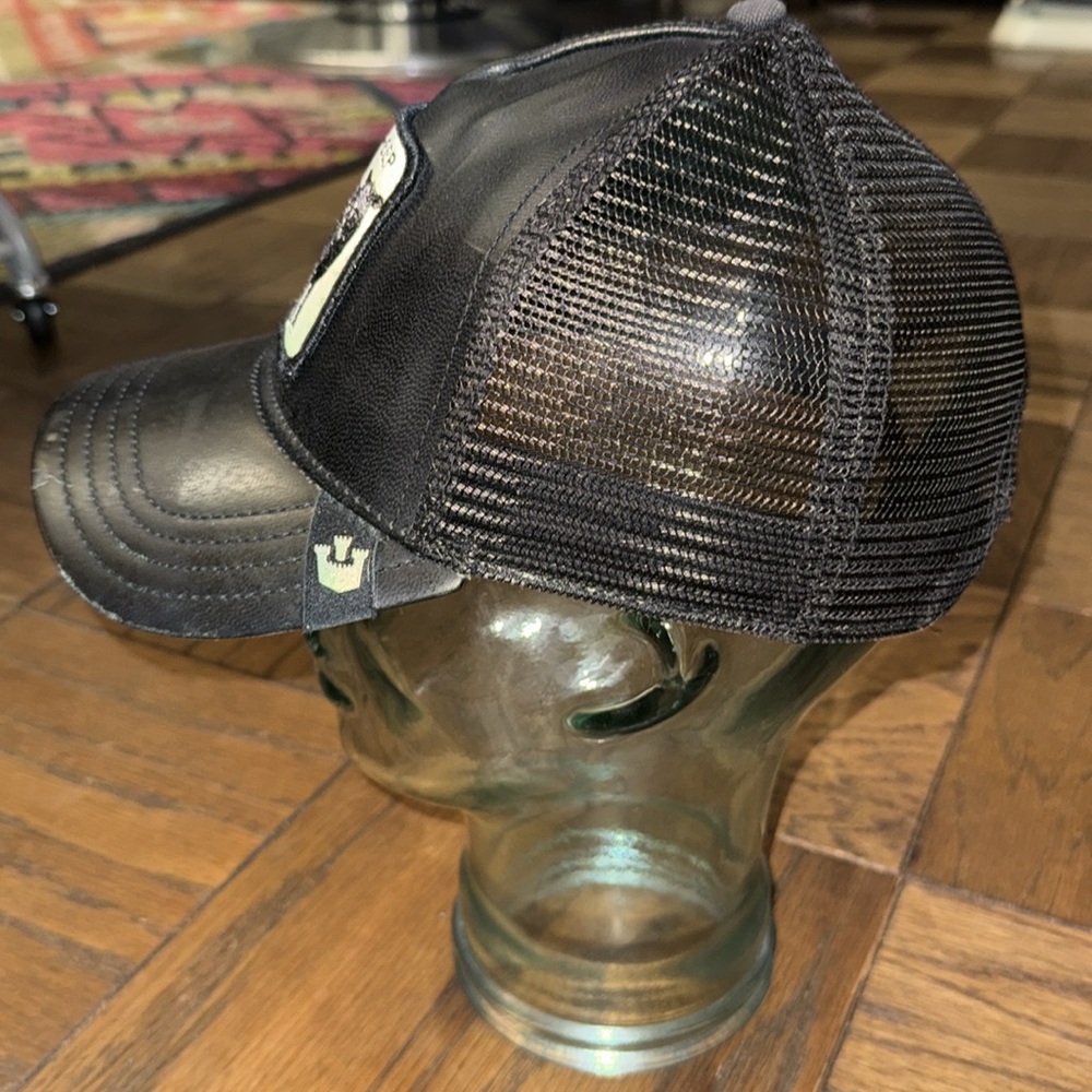 Black sheep, leather bill goorin brothers trucker hat - Picture 3 of 7